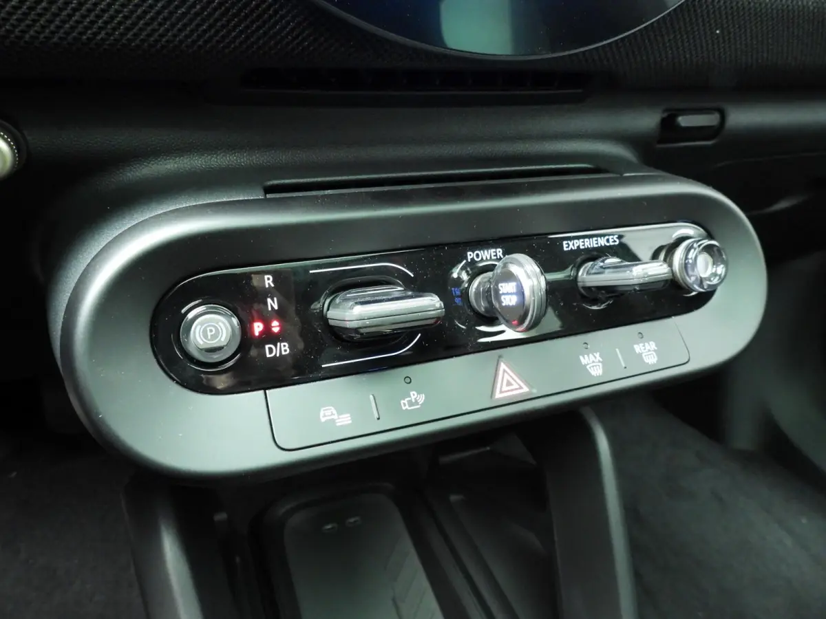 E John Cooper Works Trim + Pakket L