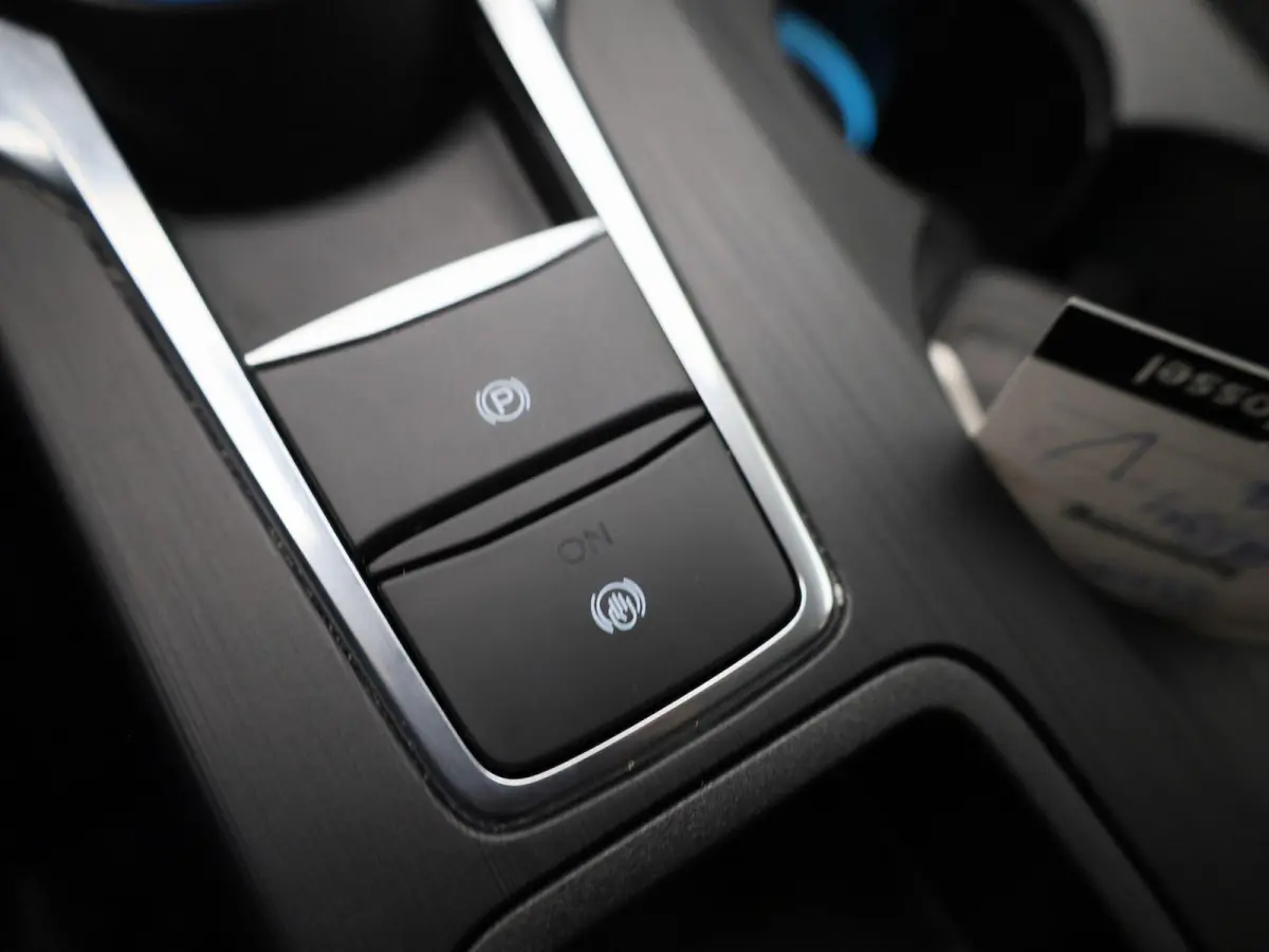 2.5 PHEV Titanium | Apple Carplay/Android Auto | Winter Pakket | Adaptieve Cruise Control | Climate Control | Led Verlichting |