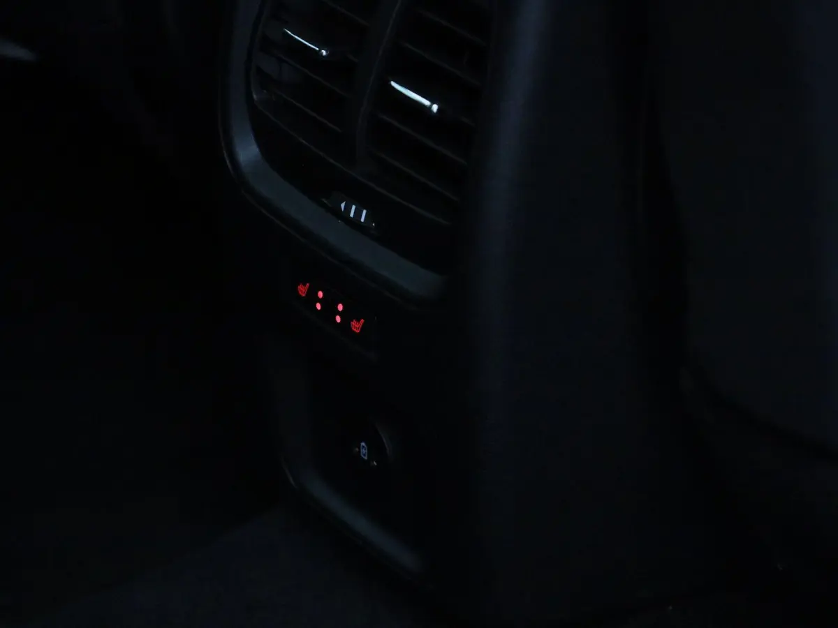 2.5 PHEV Titanium | Apple Carplay/Android Auto | Winter Pakket | Adaptieve Cruise Control | Climate Control | Led Verlichting |