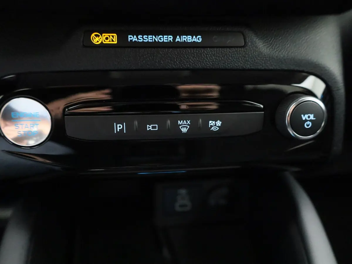 2.5 PHEV Titanium | Apple Carplay/Android Auto | Winter Pakket | Adaptieve Cruise Control | Climate Control | Led Verlichting |