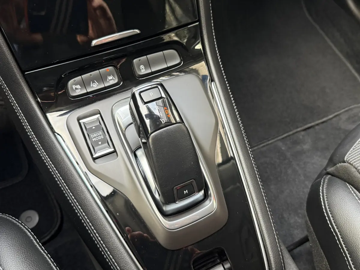 1.2 Turbo 130PK Level 3 AUTOMAAT | Navigatie | Trekhaak | Cruise Control | Climate Control | Licht metalen velgen