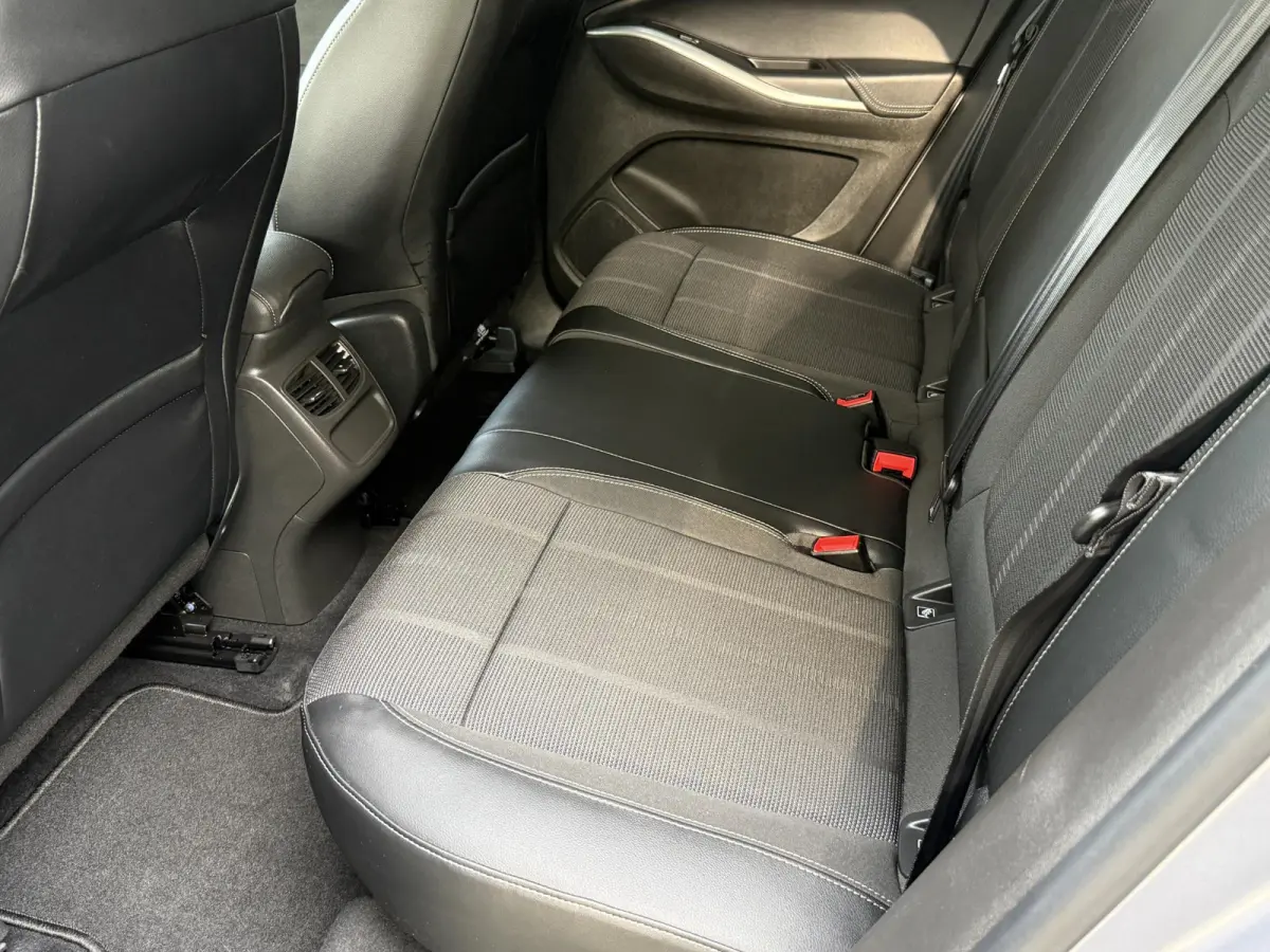 1.2 Turbo 130PK Level 3 AUTOMAAT | Navigatie | Trekhaak | Cruise Control | Climate Control | Licht metalen velgen