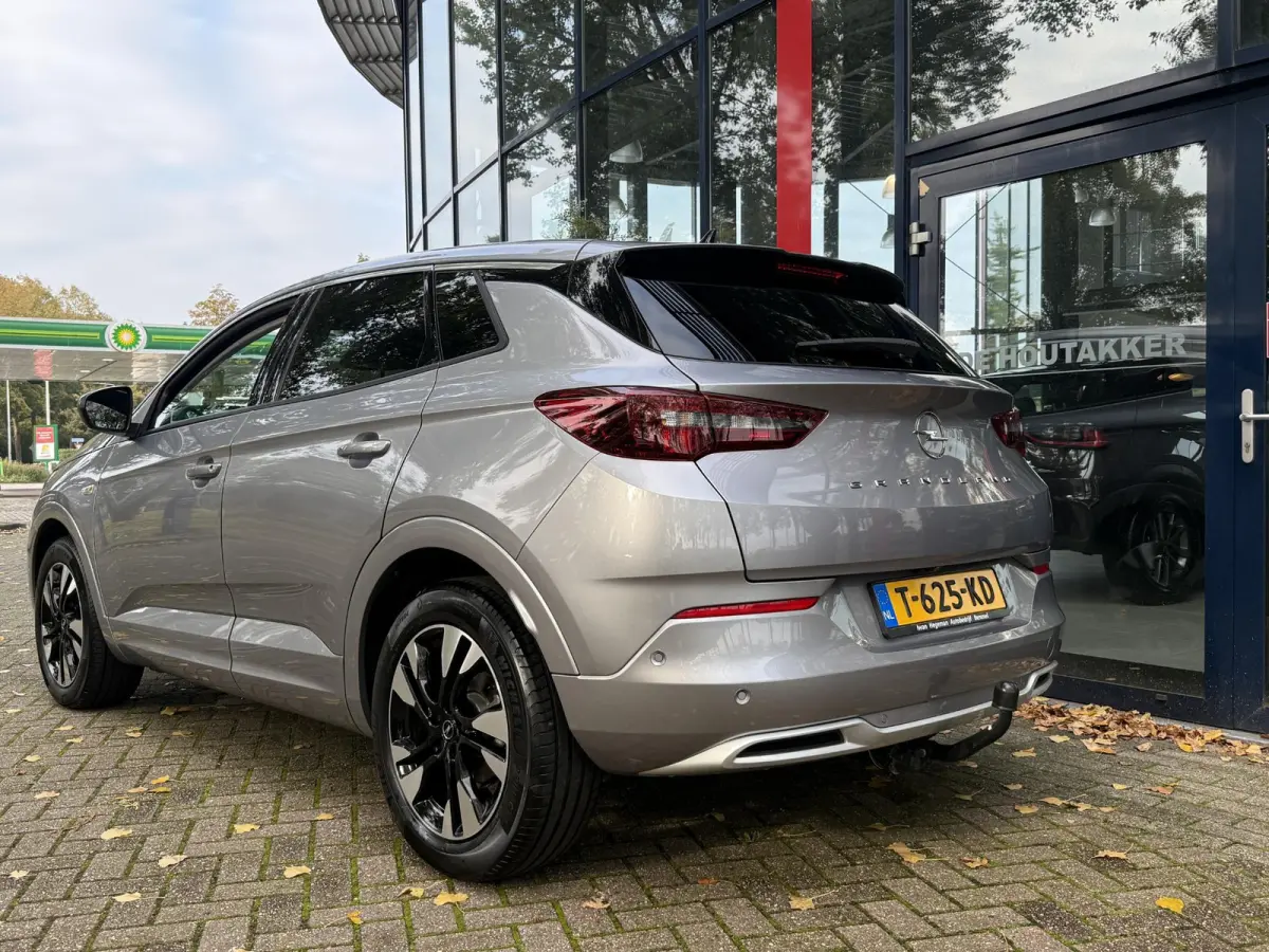 1.2 Turbo 130PK Level 3 AUTOMAAT | Navigatie | Trekhaak | Cruise Control | Climate Control | Licht metalen velgen