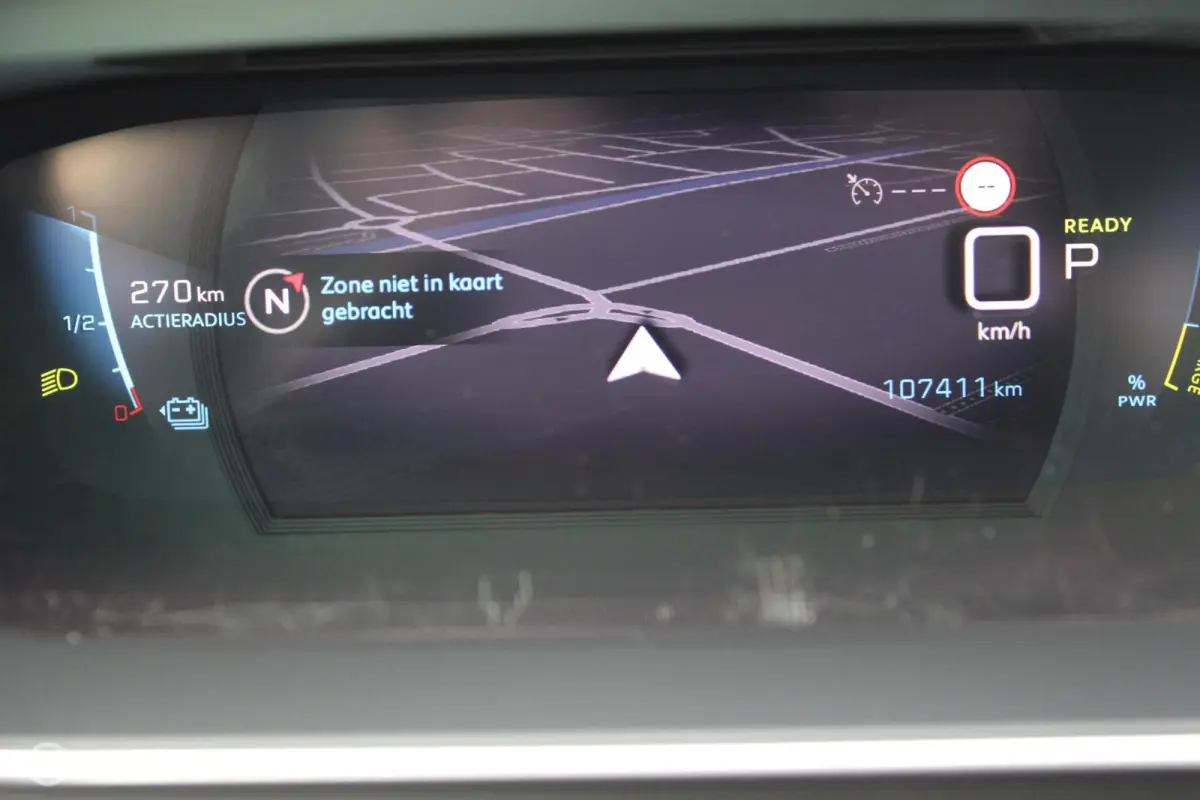 EV Active Pack 50 kWh, Wit parelmoer, Donker glas, Navi, App connect, Cruise, Pdc + camera