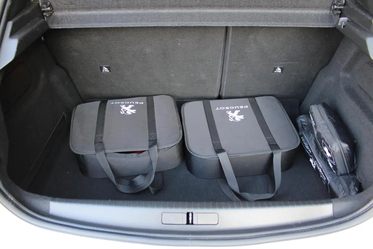 EV Active Pack 50 kWh, Wit parelmoer, Donker glas, Navi, App connect, Cruise, Pdc + camera