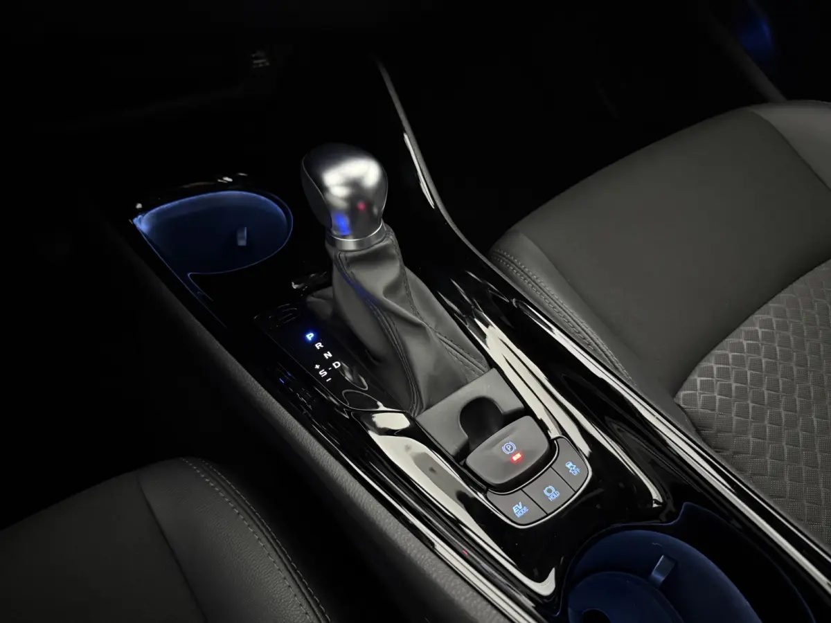 2.0 Hybrid Style | Camera | Carplay | Cruise | LED | Parkeersens. | NAP