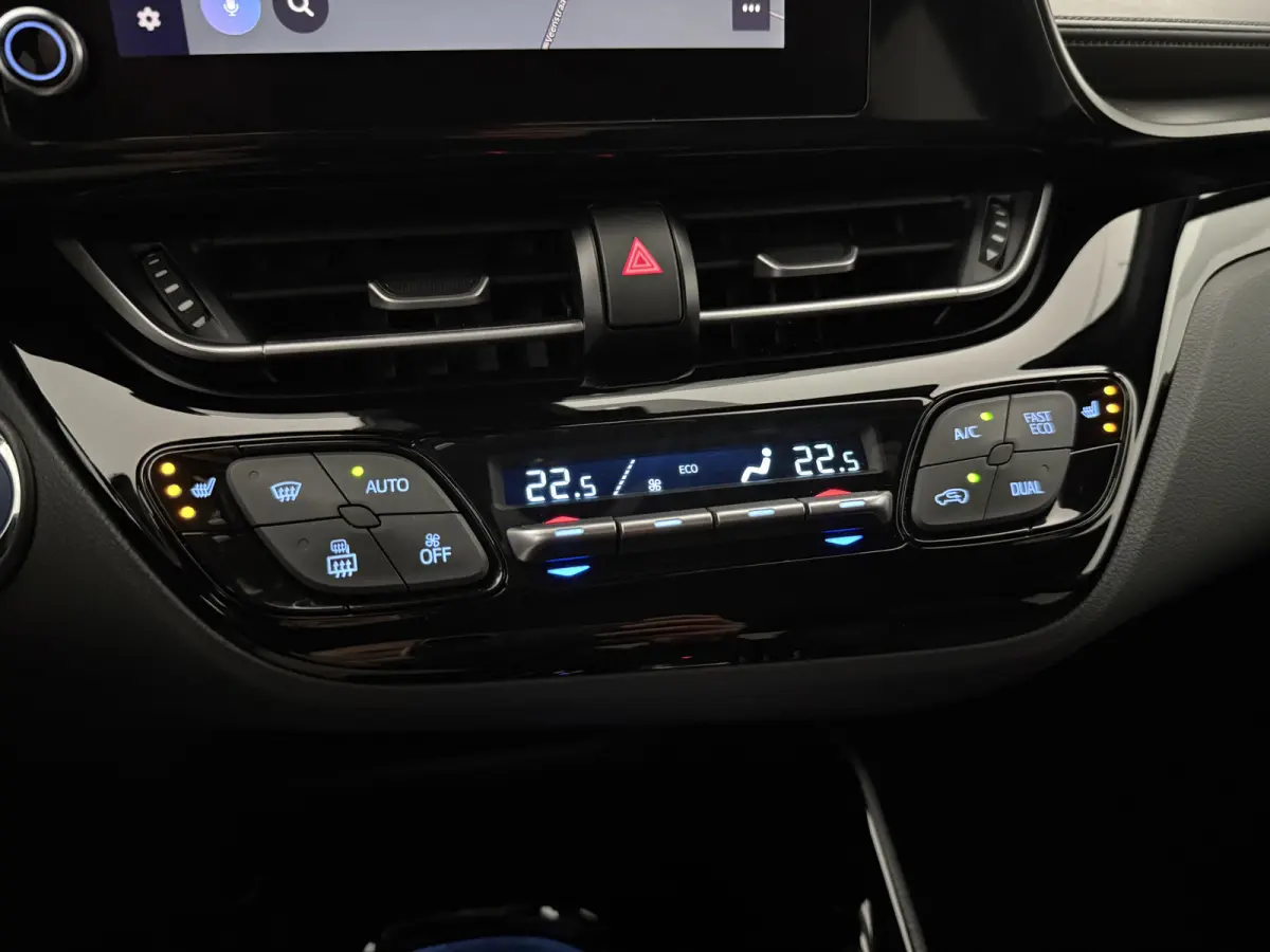 2.0 Hybrid Style | Camera | Carplay | Cruise | LED | Parkeersens. | NAP