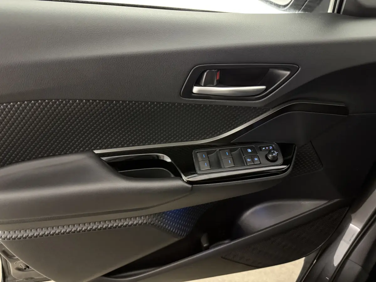 2.0 Hybrid Style | Camera | Carplay | Cruise | LED | Parkeersens. | NAP