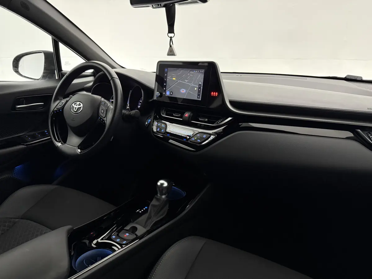 2.0 Hybrid Style | Camera | Carplay | Cruise | LED | Parkeersens. | NAP
