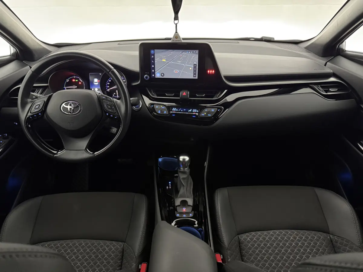 2.0 Hybrid Style | Camera | Carplay | Cruise | LED | Parkeersens. | NAP