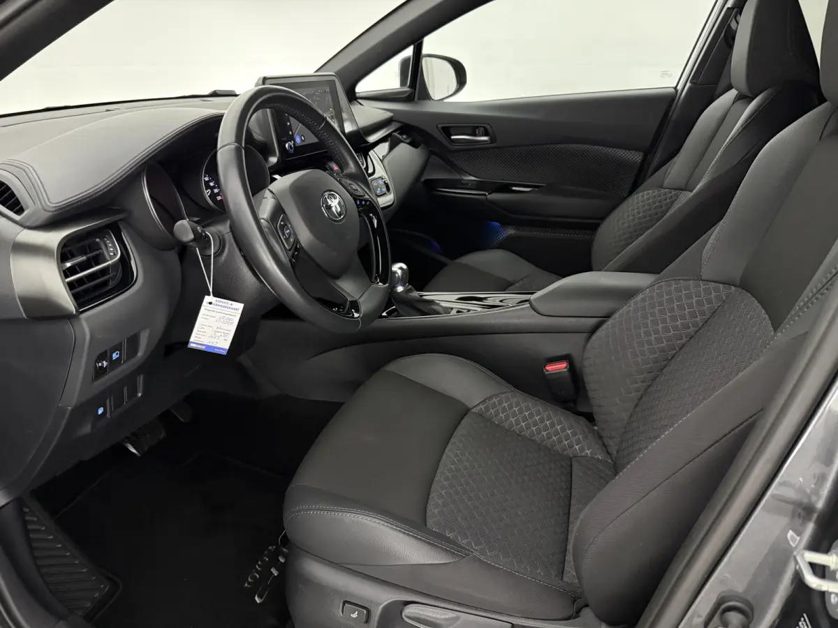 2.0 Hybrid Style | Camera | Carplay | Cruise | LED | Parkeersens. | NAP