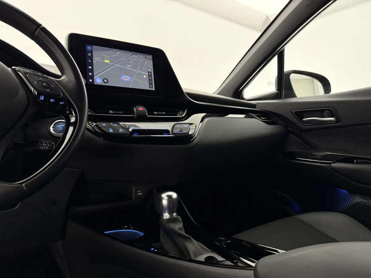 2.0 Hybrid Style | Camera | Carplay | Cruise | LED | Parkeersens. | NAP