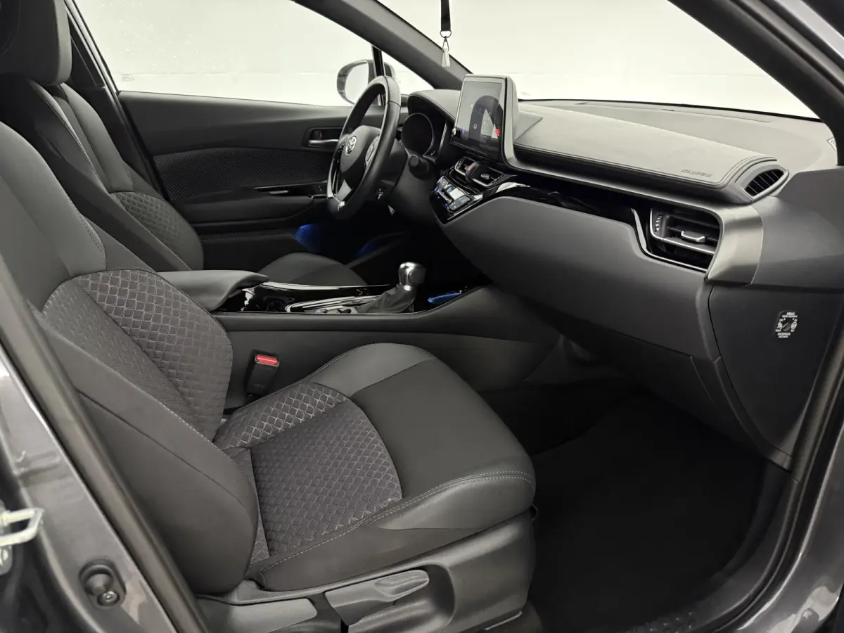 2.0 Hybrid Style | Camera | Carplay | Cruise | LED | Parkeersens. | NAP