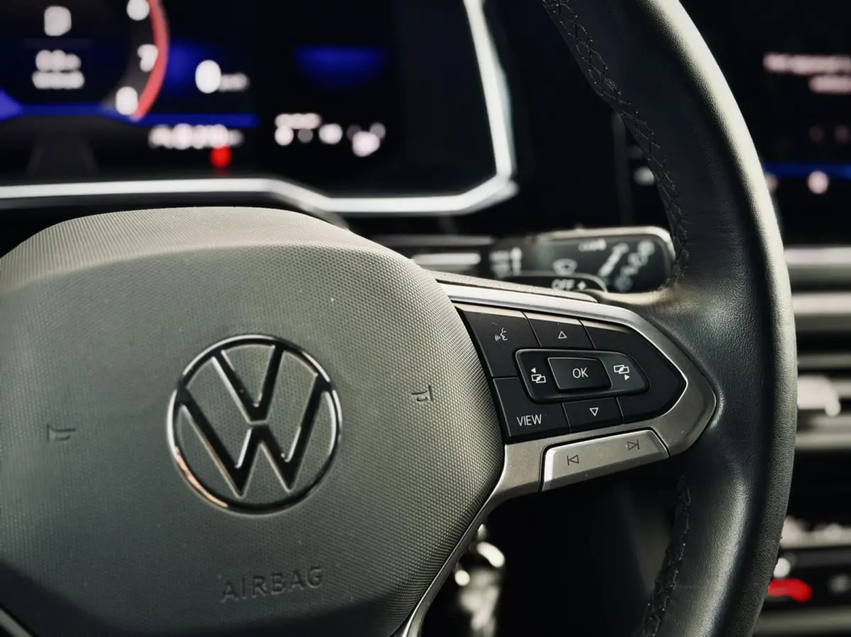 1.0 TSI R-Line Blackstyle|IQ|Beats|Camera|