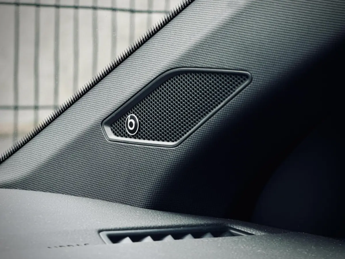 1.0 TSI R-Line Blackstyle|IQ|Beats|Camera|