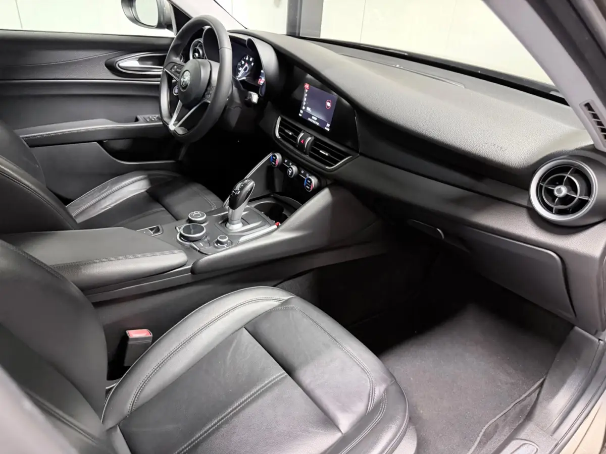 2.0T Super Leer Navi NL Auto NAP Goed Onderhouden