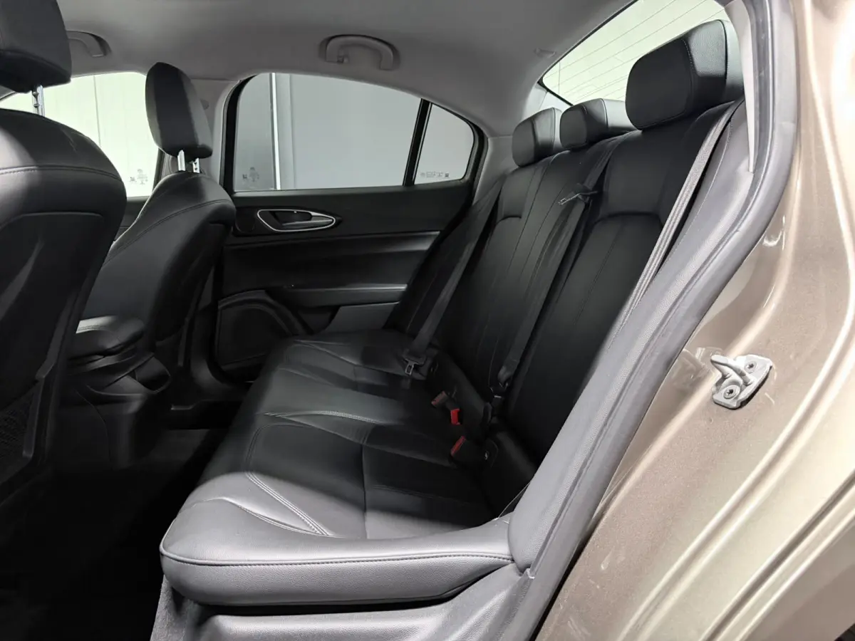2.0T Super Leer Navi NL Auto NAP Goed Onderhouden