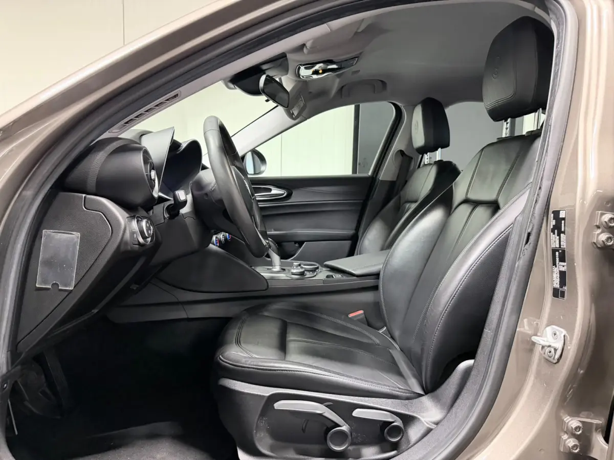 2.0T Super Leer Navi NL Auto NAP Goed Onderhouden