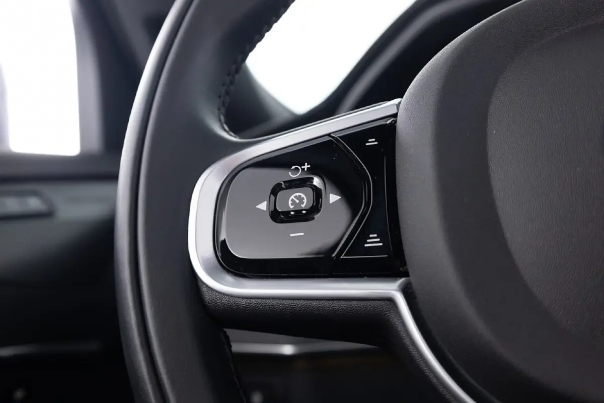 T8 AWD Recharge Inscription | LUCHTVERING | LEDER | PHEV | PANORAMA !