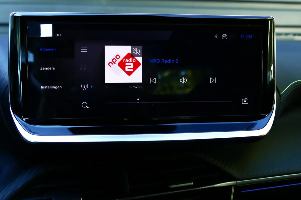 GT, (2025-H0) / ALCANTARA/ MASSAGESTOEL/ STOELVERWARMING/ 8 JAAR GARANTIE/ CAMERA V+A/ KEYLESS/ FULL-LED/ NAVI/ CLIMA/ PDC/ BLUETOOTH/ ADAPT. CRUISECONTROL/ 1E EIGENAAR/ SCHITTERENDE STAAT !