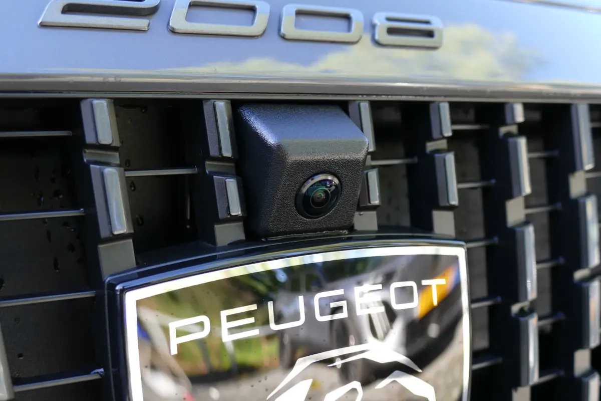 GT / ALCANTARA/ MASSAGESTOEL/ STOELVERWARMING/ 8 JAAR GARANTIE/ CAMERA V+A/ KEYLESS/ FULL-LED/ NAVI/ CLIMA/ PDC/ BLUETOOTH/ ADAPT. CRUISECONTROL/ 1E EIGENAAR/ SCHITTERENDE STAAT !!