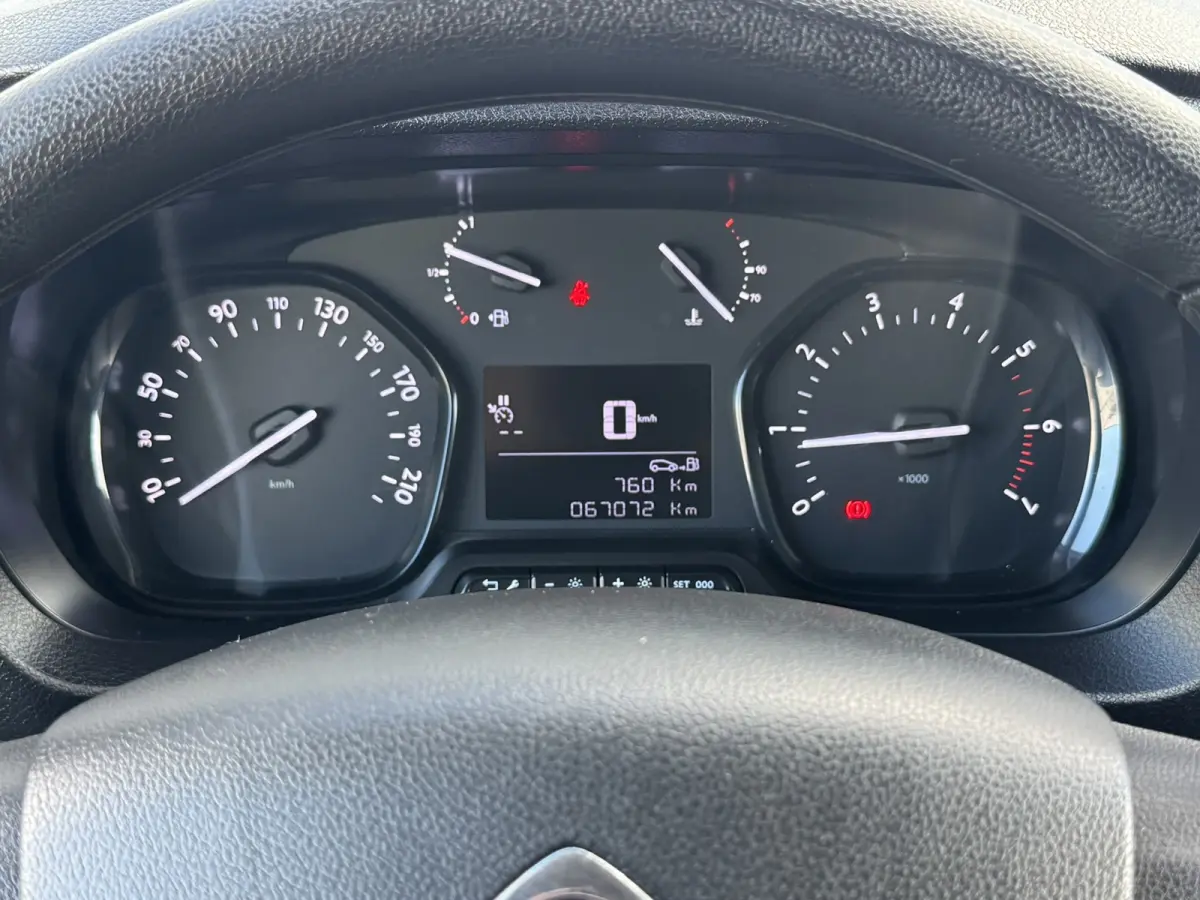 2.0 BlueHDI 145 L3 Camera Navigatie Carplay Cruise Airco Allseason banden