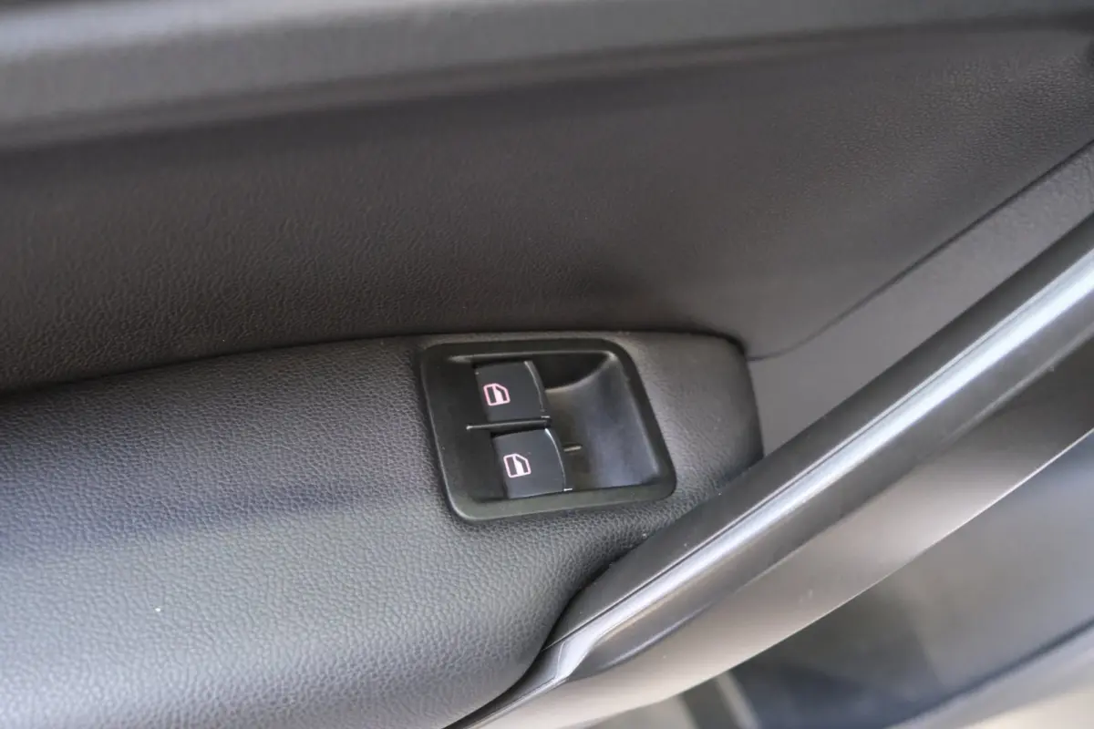 Maxi 1.4 TSI Highline 7p Automaat - Airco, Cruise, Navi, PDC, Carplay, Trekhaak.