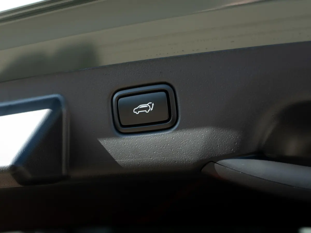 1.6 GDi Hybrid ExecutiveLine | IN NIEUWSTAAT| Stoel ventilatie | Schuifkanteldak | Harman en kardon | HUD | Stoelen en achterklep elektrisch