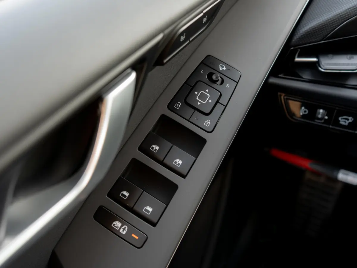 1.6 GDi Hybrid ExecutiveLine | IN NIEUWSTAAT| Stoel ventilatie | Schuifkanteldak | Harman en kardon | HUD | Stoelen en achterklep elektrisch