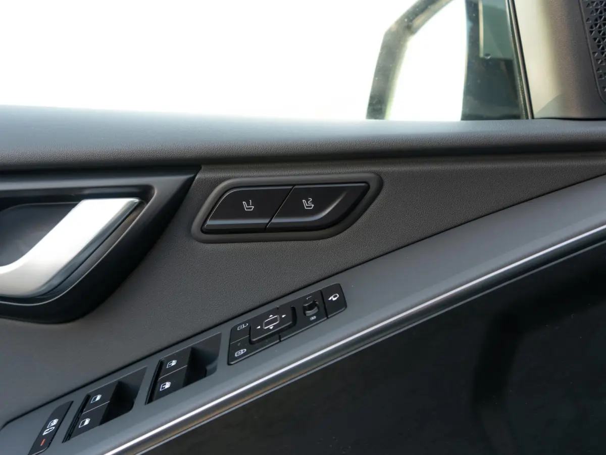 1.6 GDi Hybrid ExecutiveLine | IN NIEUWSTAAT| Stoel ventilatie | Schuifkanteldak | Harman en kardon | HUD | Stoelen en achterklep elektrisch