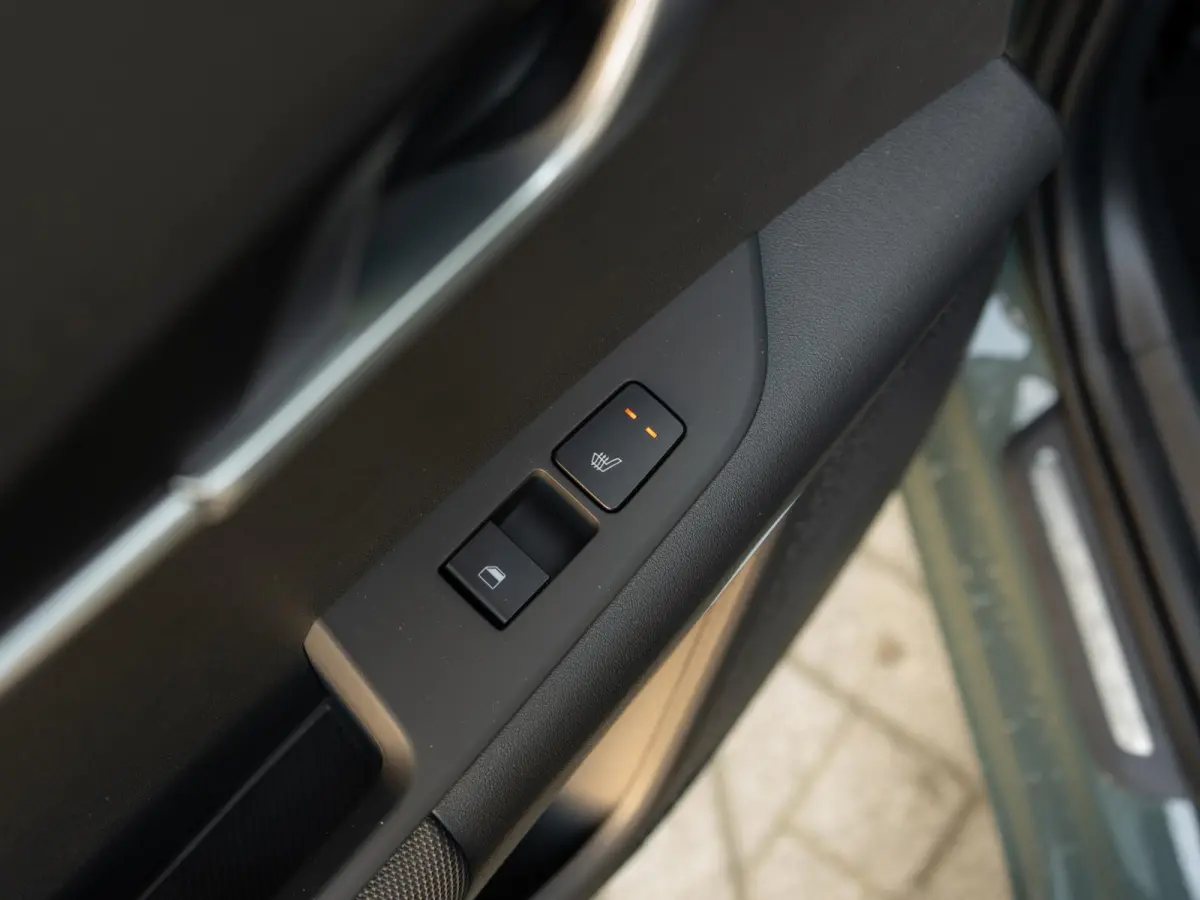 1.6 GDi Hybrid ExecutiveLine | IN NIEUWSTAAT| Stoel ventilatie | Schuifkanteldak | Harman en kardon | HUD | Stoelen en achterklep elektrisch