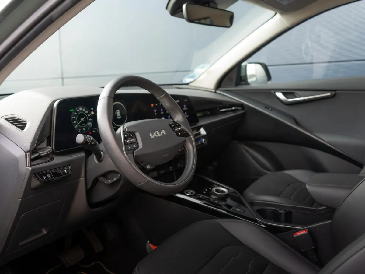 Edition Advanced 64.8 kWh Trekhaak | Navi | Stuur-/stoelverwarming | CarPlay | Achteruitrijcamera |
