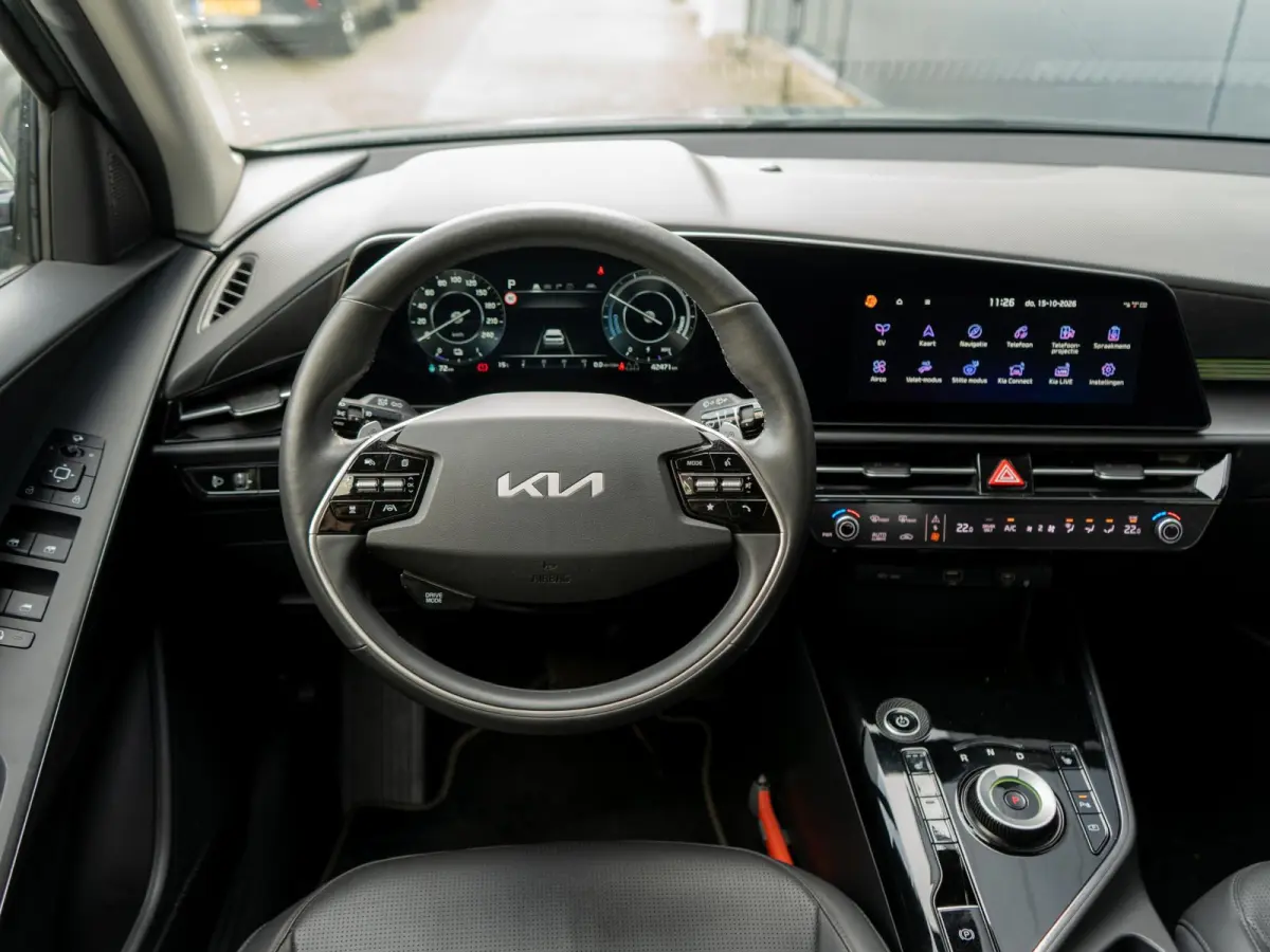 Edition Advanced 64.8 kWh Trekhaak | Navi | Stuur-/stoelverwarming | CarPlay | Achteruitrijcamera |
