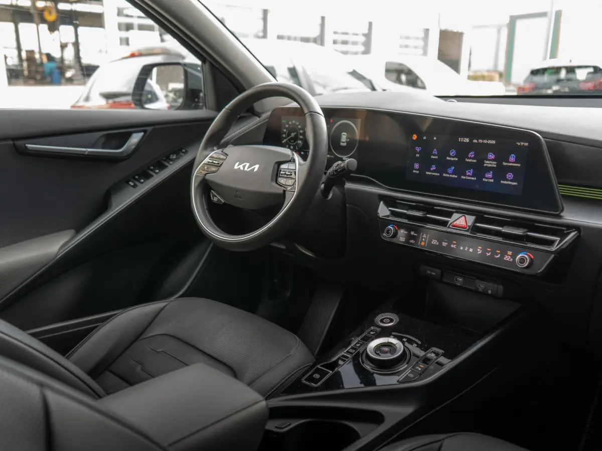 Edition Advanced 64.8 kWh Trekhaak | Navi | Stuur-/stoelverwarming | CarPlay | Achteruitrijcamera |