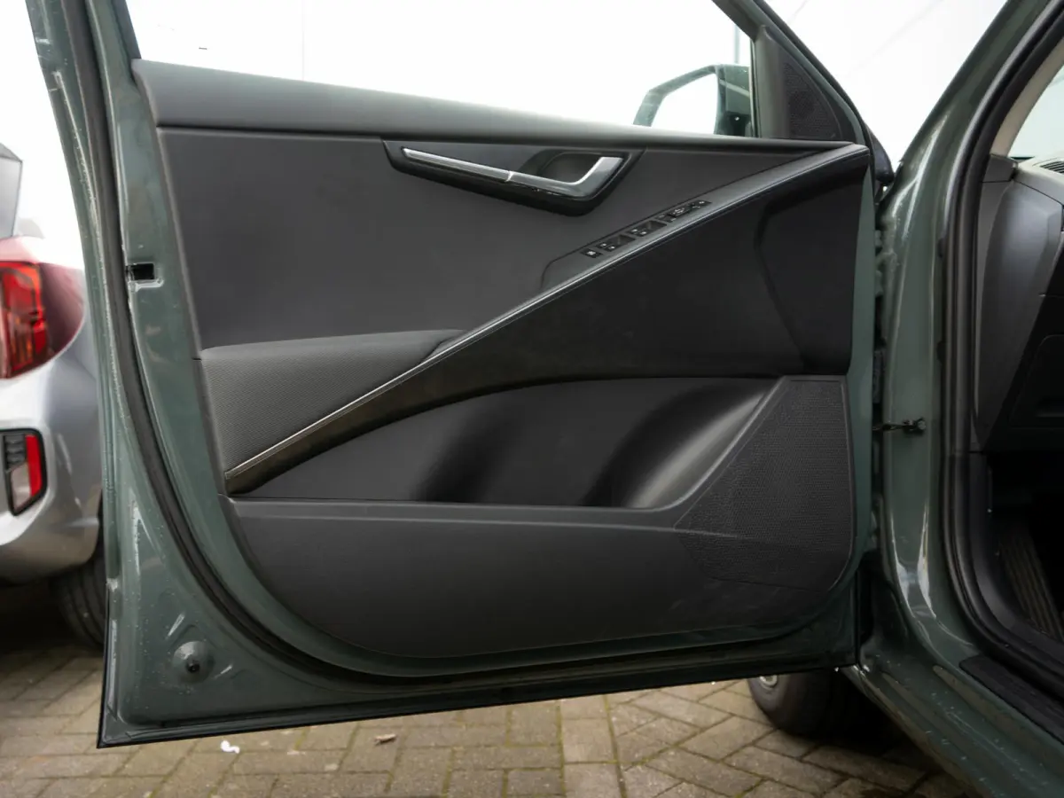 Edition Advanced 64.8 kWh Trekhaak | Navi | Stuur-/stoelverwarming | CarPlay | Achteruitrijcamera |