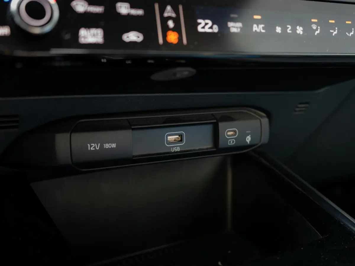 Edition Advanced 64.8 kWh Trekhaak | Navi | Stuur-/stoelverwarming | CarPlay | Achteruitrijcamera |