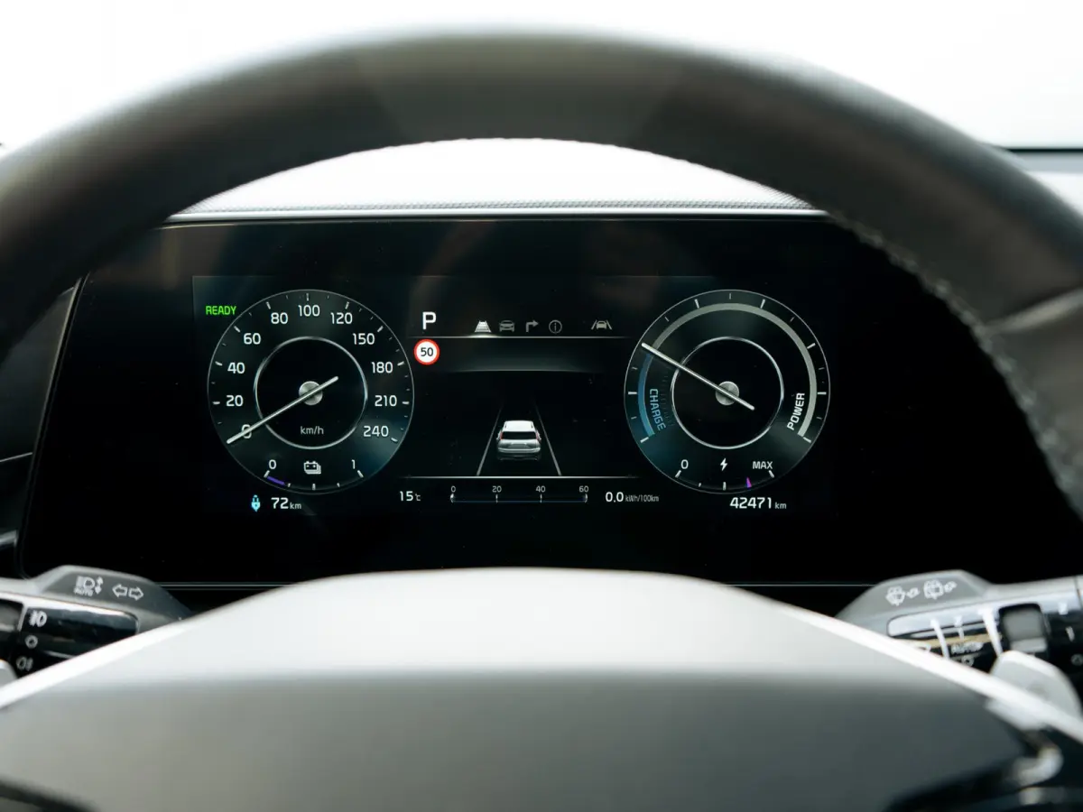 Edition Advanced 64.8 kWh Trekhaak | Navi | Stuur-/stoelverwarming | CarPlay | Achteruitrijcamera |