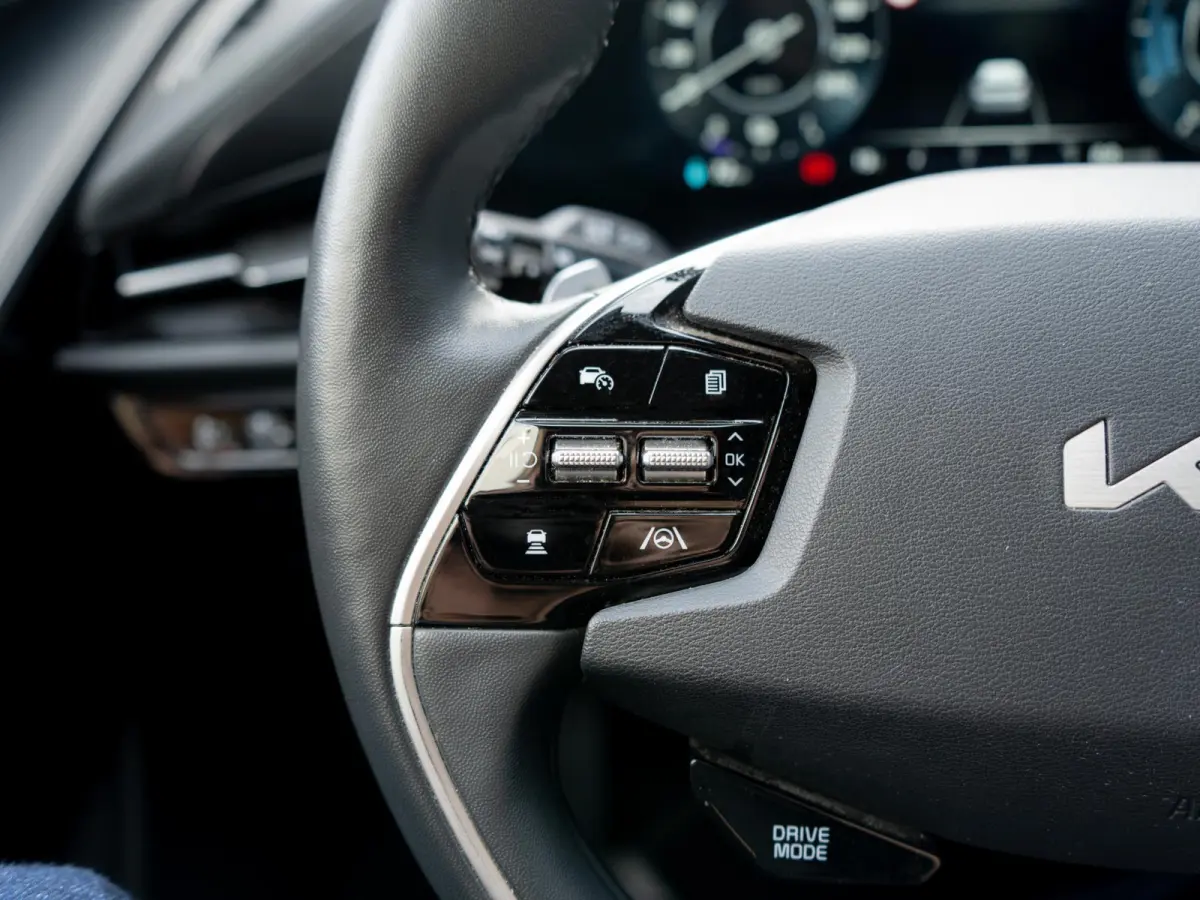 Edition Advanced 64.8 kWh Trekhaak | Navi | Stuur-/stoelverwarming | CarPlay | Achteruitrijcamera |