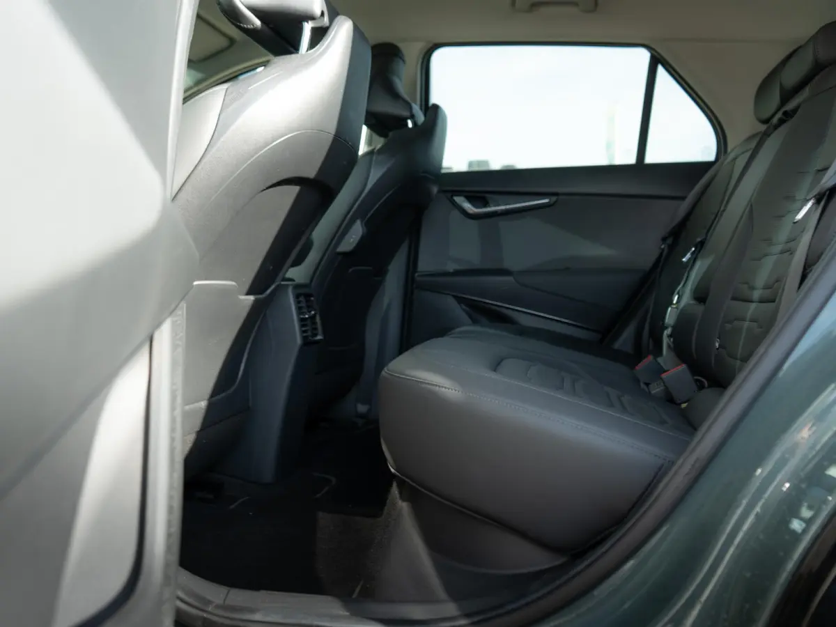 Edition Advanced 64.8 kWh Trekhaak | Navi | Stuur-/stoelverwarming | CarPlay | Achteruitrijcamera |