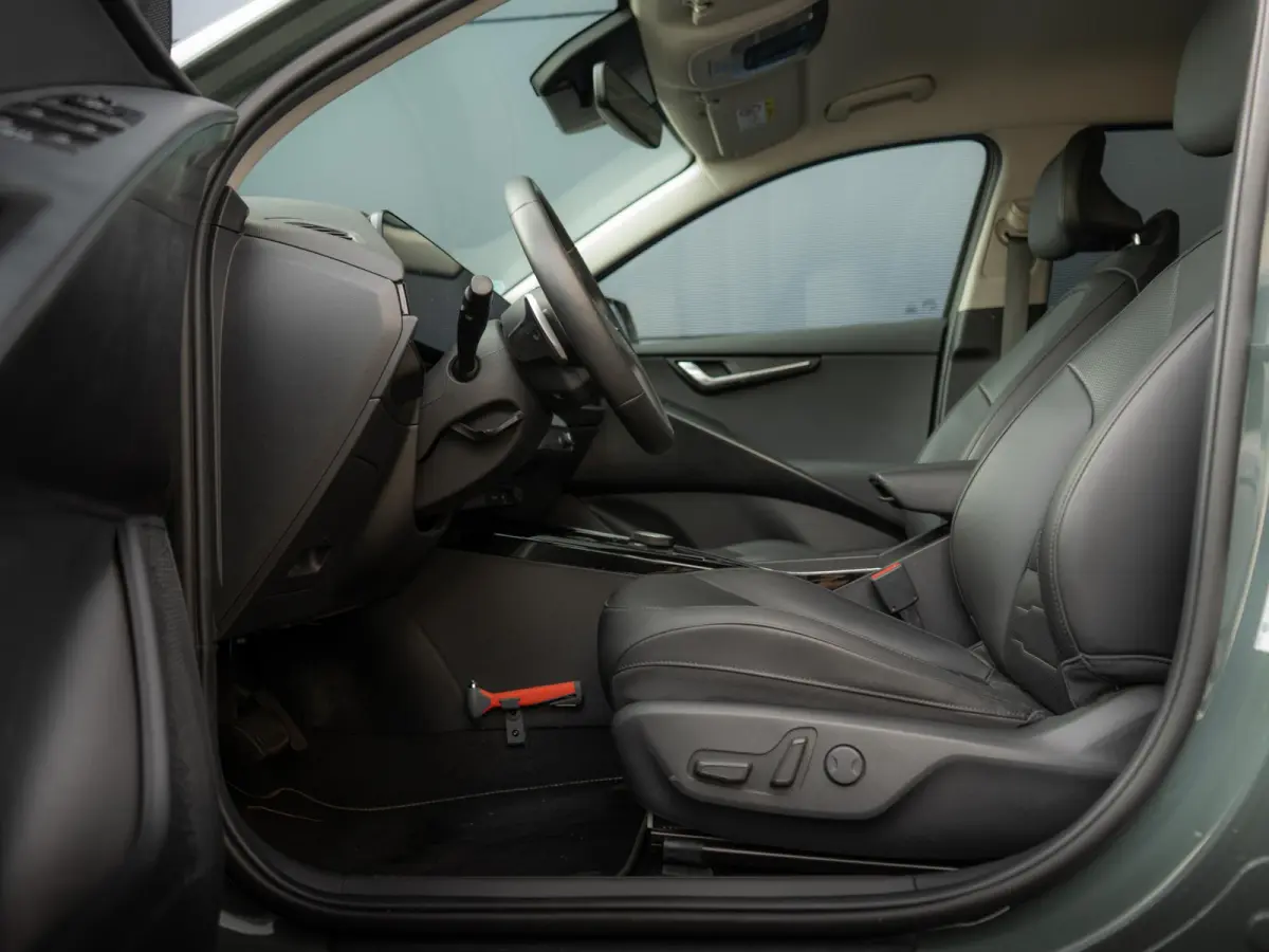 Edition Advanced 64.8 kWh Trekhaak | Navi | Stuur-/stoelverwarming | CarPlay | Achteruitrijcamera |