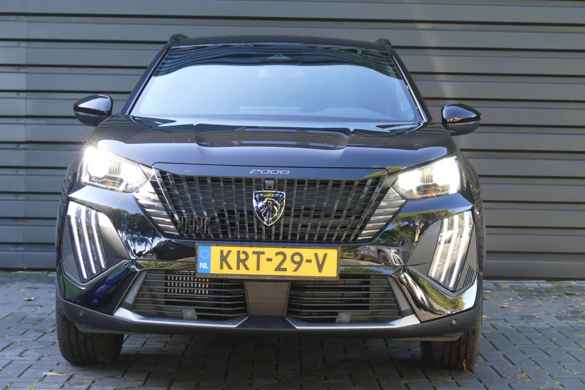 Allure | Active Safety Brake met camera en radar (automatisch noodremsysteem) met Distance Alert (waarschuwing dreigende aanrijding) | Advanced Active Safety Brake met camera en radar | Clim