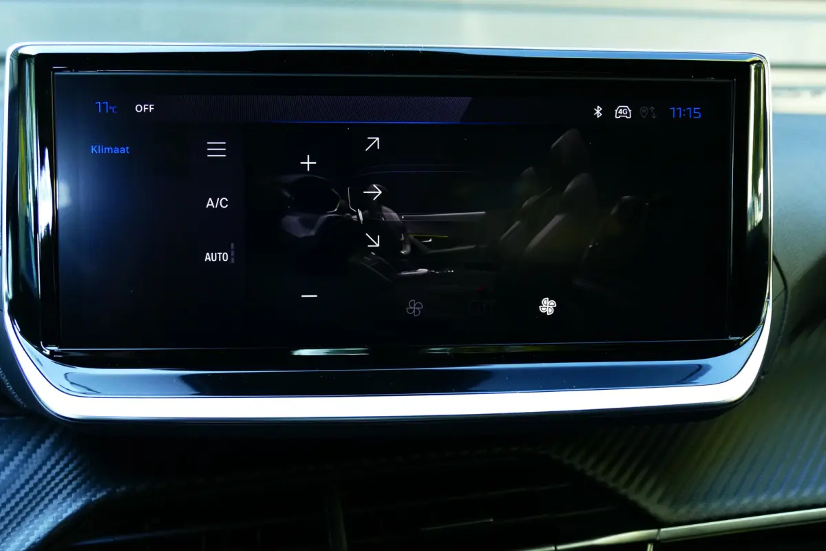 Allure | Active Safety Brake met camera en radar (automatisch noodremsysteem) met Distance Alert (waarschuwing dreigende aanrijding) | Advanced Active Safety Brake met camera en radar | Clim