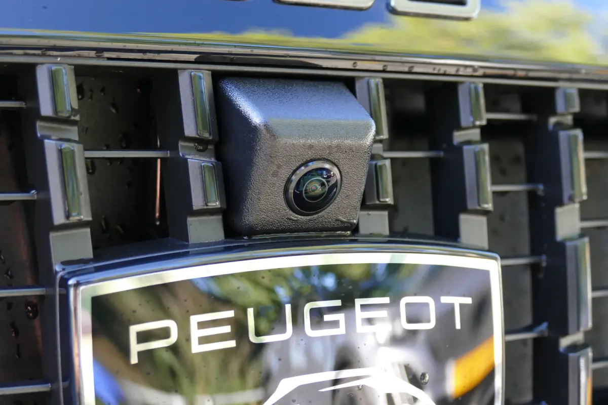 Allure | Active Safety Brake met camera en radar (automatisch noodremsysteem) met Distance Alert (waarschuwing dreigende aanrijding) | Advanced Active Safety Brake met camera en radar | Clim