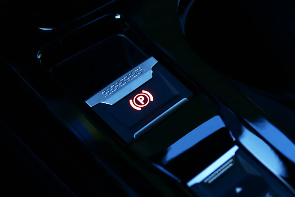 Allure | Active Safety Brake met camera en radar (automatisch noodremsysteem) met Distance Alert (waarschuwing dreigende aanrijding) | Advanced Active Safety Brake met camera en radar | Clim