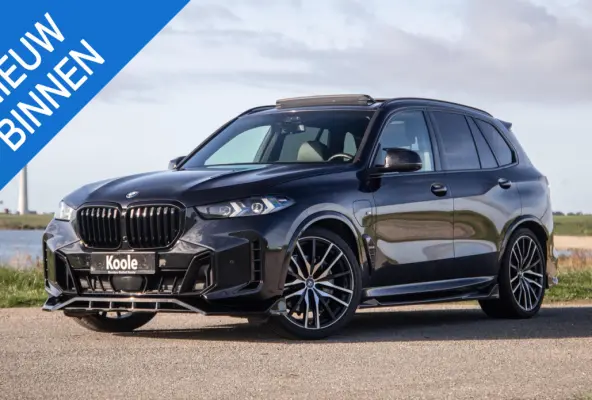 xDrive50e Launch Edition M PAKKET / SKYLOUNCH / TREKHAAK / MAXTON / PANO / HEAD UP / BEKERKOELING / STOEVERWAMRING / DEALER ONDERHOUDEN
