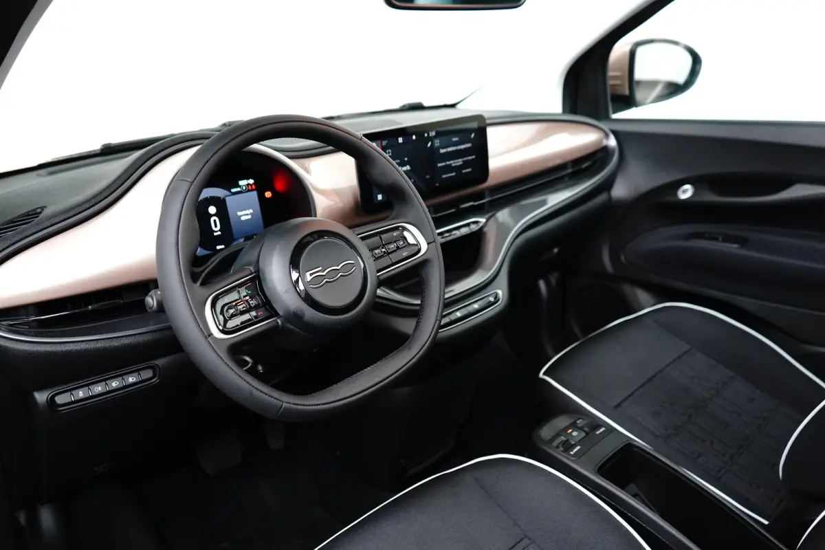 Icon 42KWH l Uniek!! Slecht 82km! l Apple Car Play/Android l Climate Control l Cr Control l Camera l Sensoren l 16" Lm Velgen l