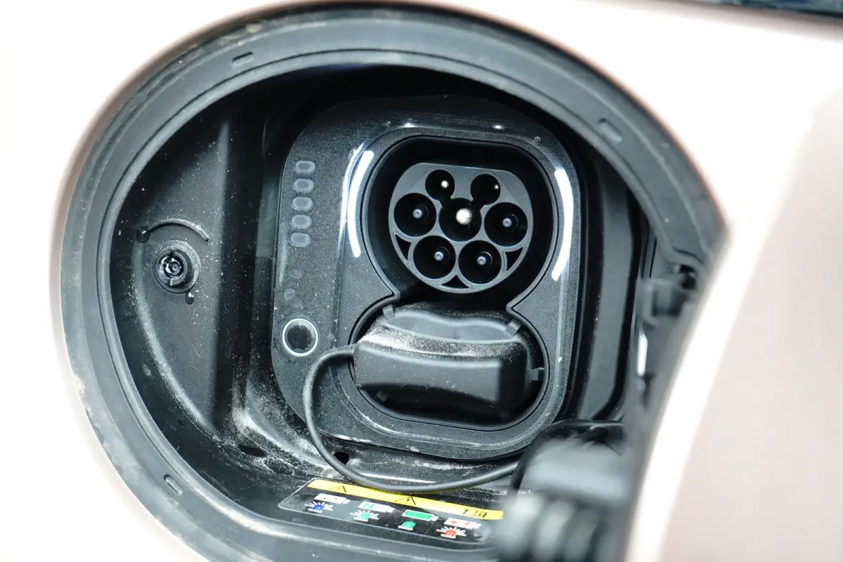 Icon 42KWH l Uniek!! Slecht 82km! l Apple Car Play/Android l Climate Control l Cr Control l Camera l Sensoren l 16" Lm Velgen l