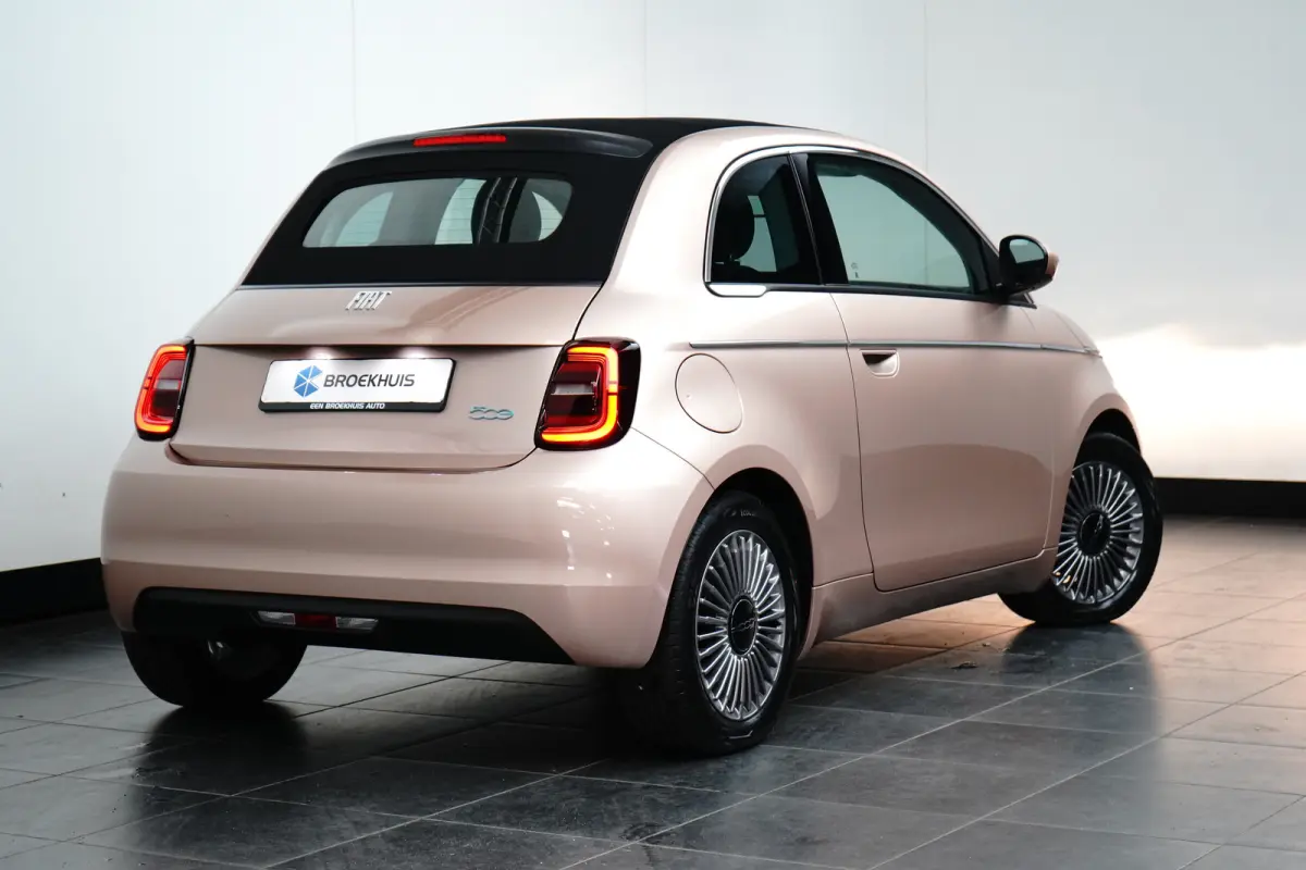 Icon 42KWH l Uniek!! Slecht 82km! l Apple Car Play/Android l Climate Control l Cr Control l Camera l Sensoren l 16" Lm Velgen l