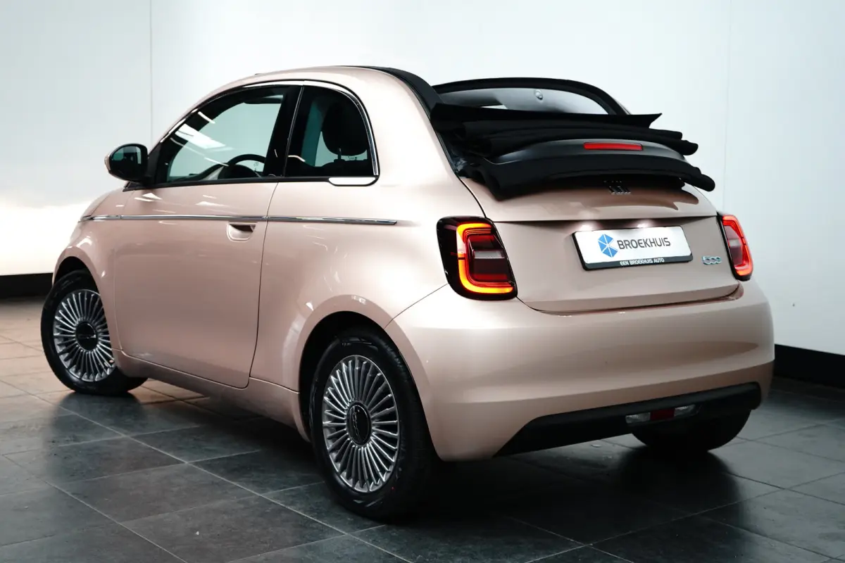 Icon 42KWH l Uniek!! Slecht 82km! l Apple Car Play/Android l Climate Control l Cr Control l Camera l Sensoren l 16" Lm Velgen l