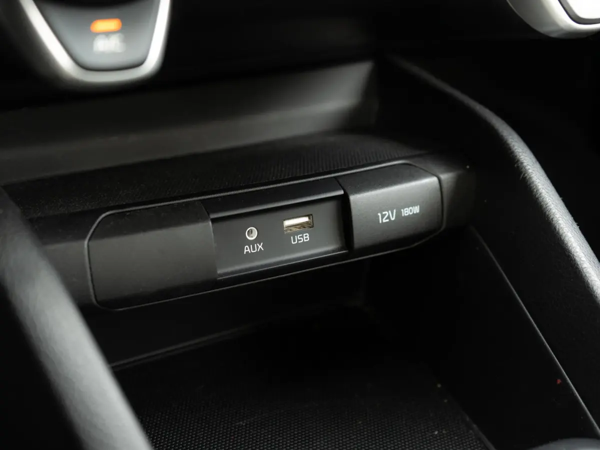 1.0 TGDI Design Edition | Navigatie | Achteruitrijcamera | Airco |